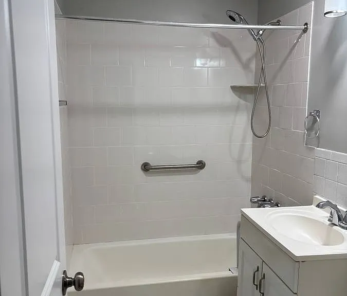 1122 Boynton Ave #2 — Photo 2