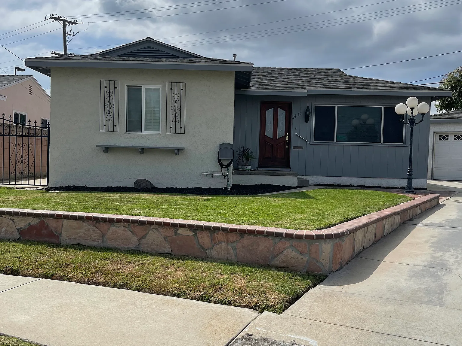 3 bed, 1017 sqft, $3,850 — Photo 1