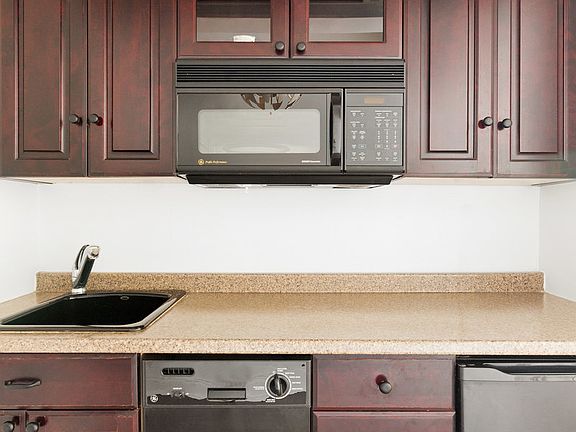 3rd image of 24 5th Ave APT 228