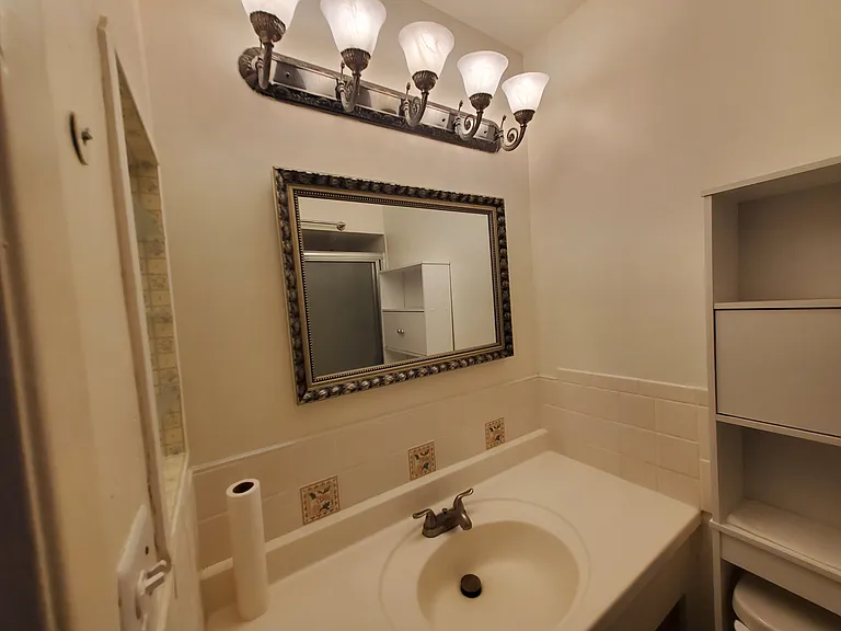 9070 Huntington Dr #6 — Photo 22