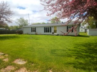 220 E 8th St, Matthews, IN 46957