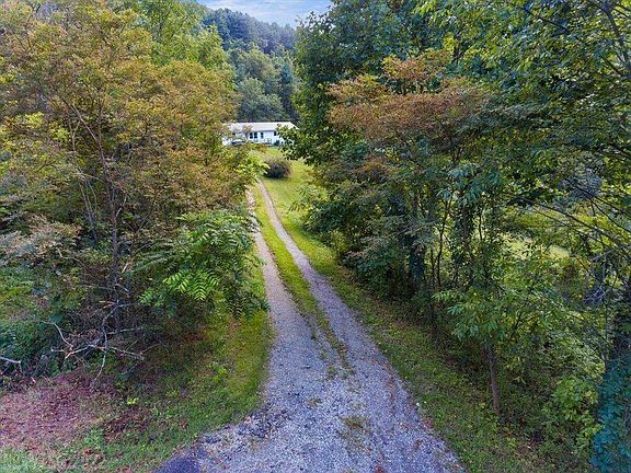 2nd image of 728 Indian Creek Rd NW