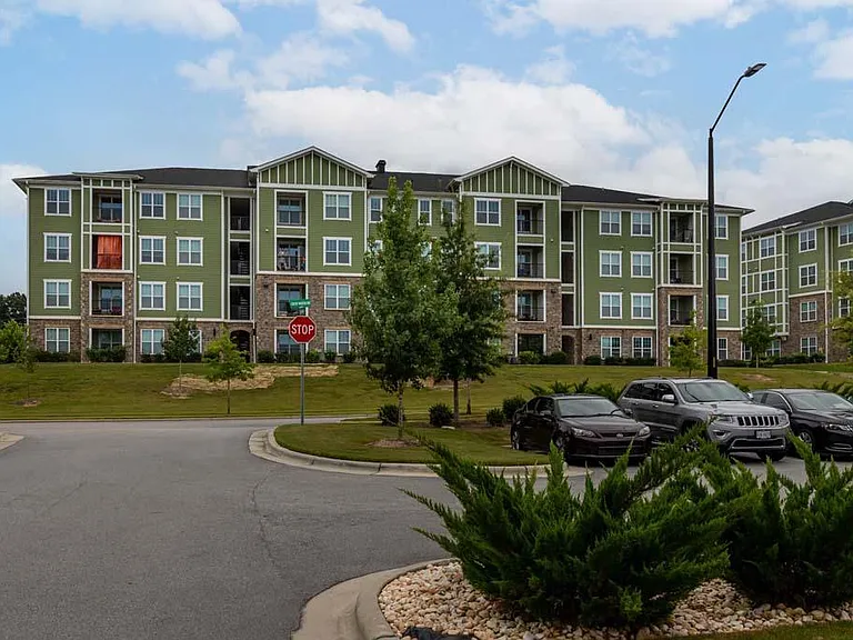 Foxwood Apartments — Photo 179