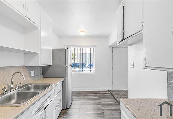 4th image of 1805 W 80th St #1