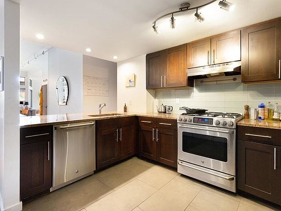 2nd image of 105 Lexington Ave APT 3A