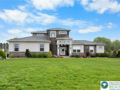1367 Colony Ln, Pen Argyl, PA, 18072