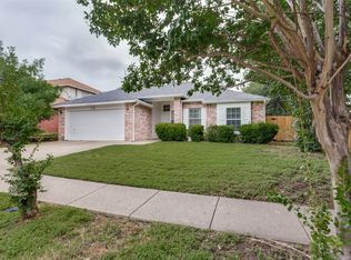 5203 Rio Bravo Dr, Arlington, TX 76017