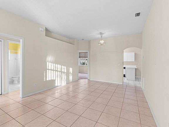 4th image of 529 NW Portofino Lane