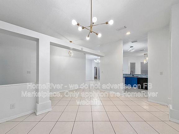 4th image of 729 Adriane Park Cir