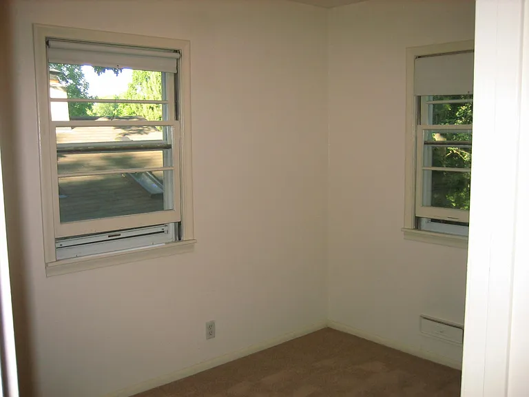 2541 Burnham Rd — Photo 12
