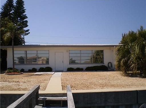 4th image of 2501 Bayshore Dr