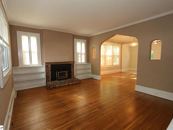 5th image of 107 Garraux St