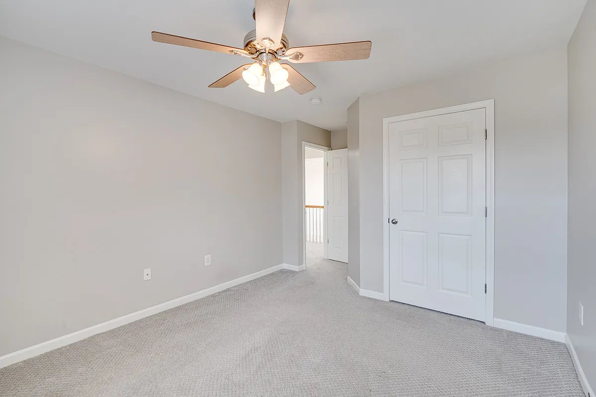 4 bed, 2.5 bath, 2456 sqft, $3,250 — Photo 4