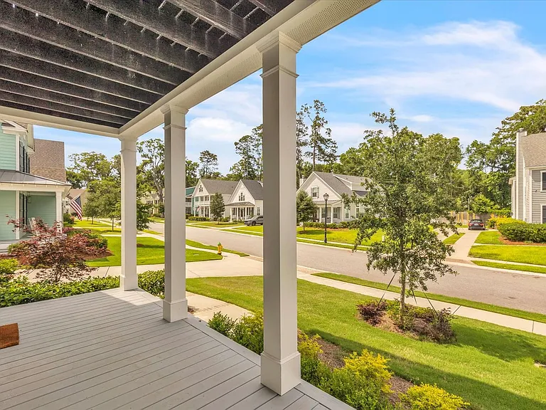 158 Bluffside Cir — Photo 43
