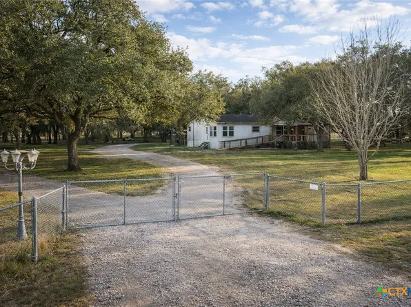 413 Coletoville Rd W, Victoria, TX 77905