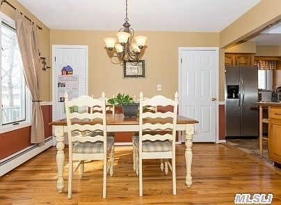 5th image of 84 Coates Ave N