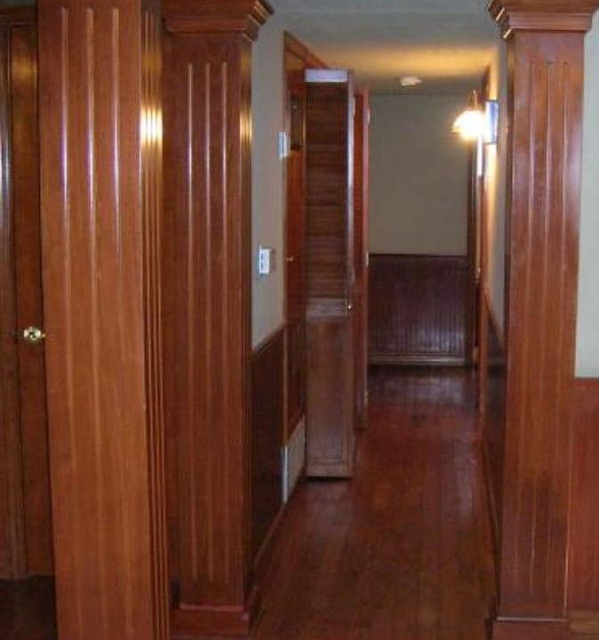 Hallway to bedrooms
