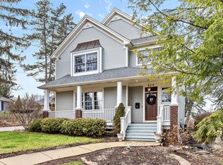 628 S Summit St, Barrington, IL 60010