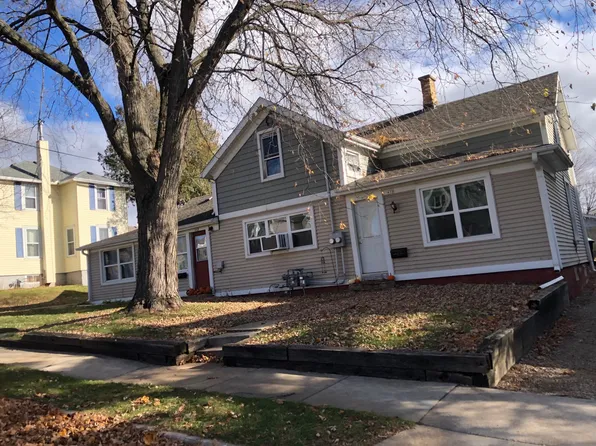 438 2nd St, Hartford, WI 53027