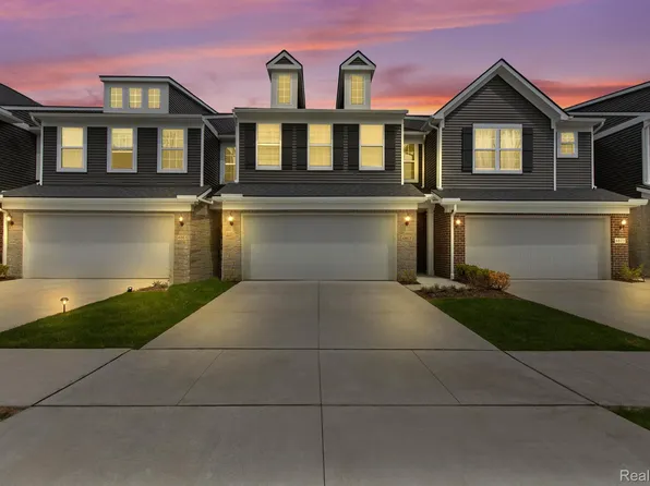 4867 Glenora Dr, Lake Orion, MI 48359