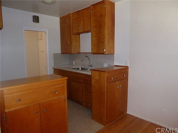 4th image of 2222 E 2nd St Unit 6