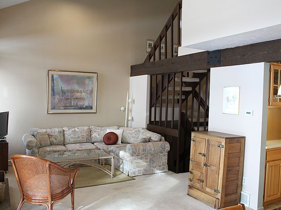 5th image of 1648 Bradley Dr