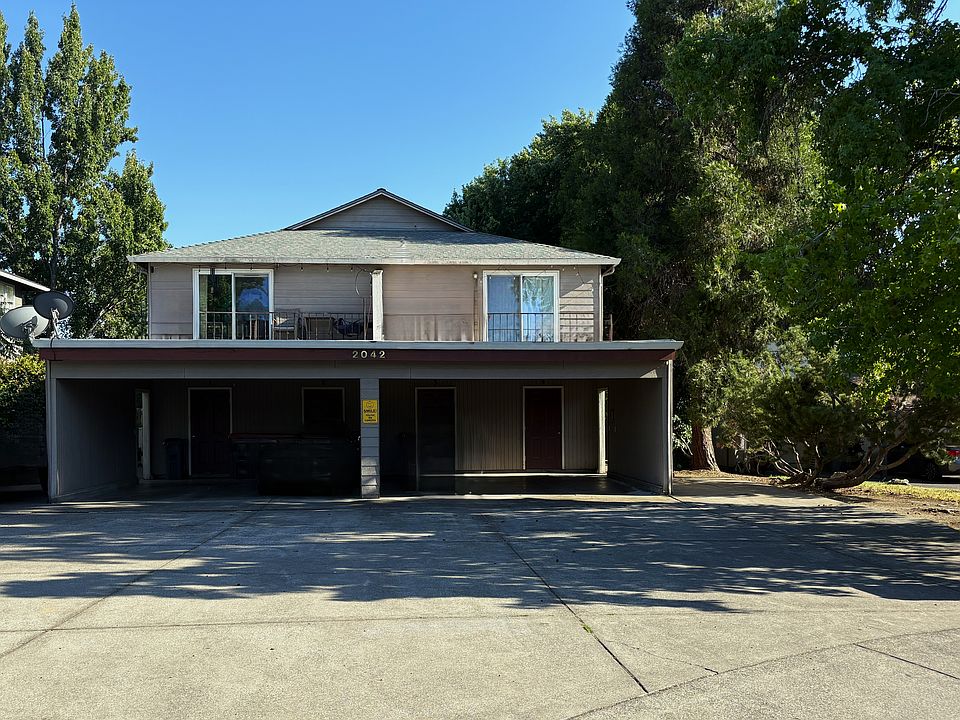 1st image of 2042 Campus Dr APT 4