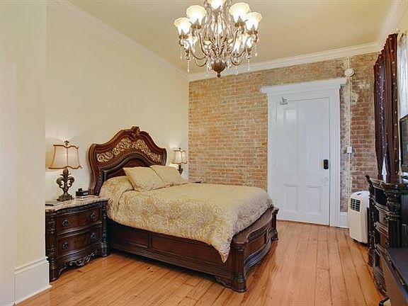3rd image of 741 Esplanade Ave APT 4