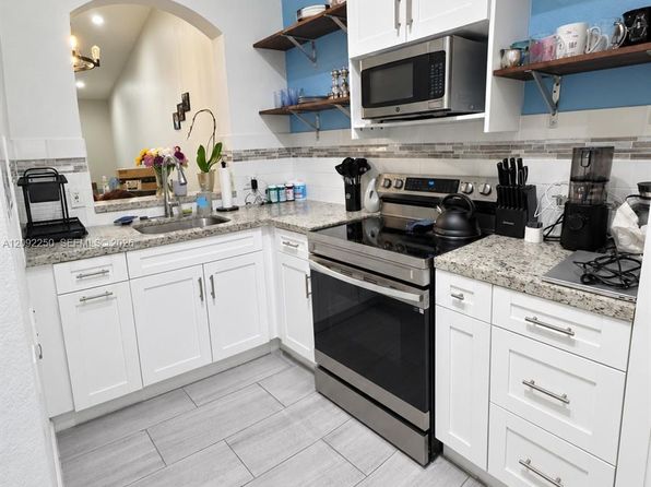 7760 NW 22nd St APT 205