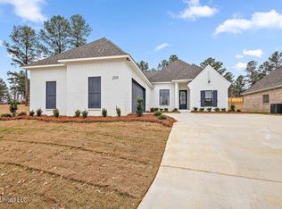 209 Lake Crest Dr, Madison, MS 39110