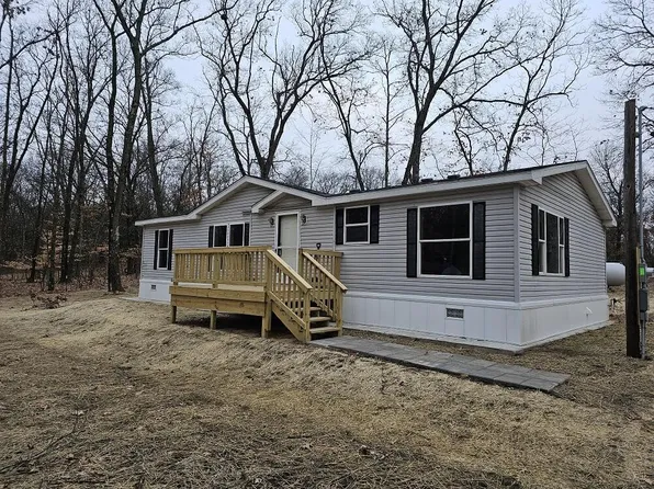 10481 S Spruce Ave, Grant, MI 49327