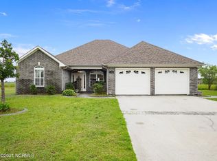 98 Moorehead Ct, Hampstead, NC 28443