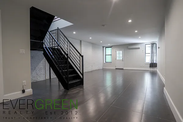 Rented by ERNY LLC | media 2