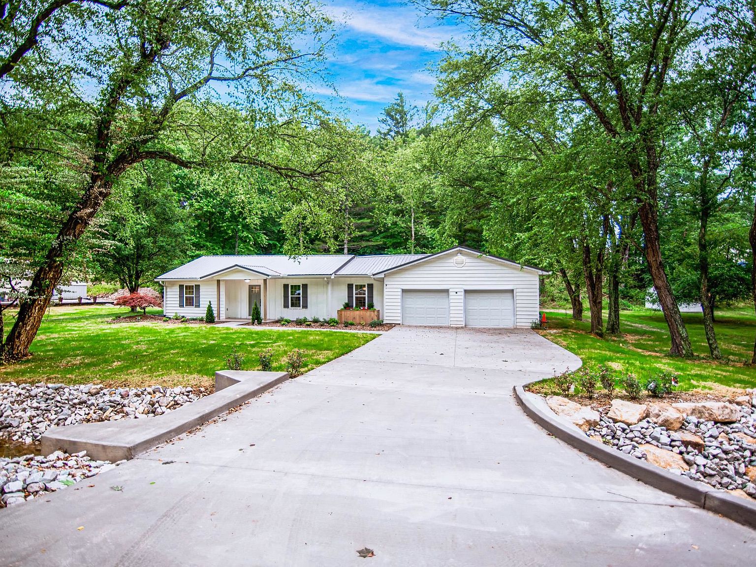 874 Short White Oak Rd, Russell, KY 41169 Zillow