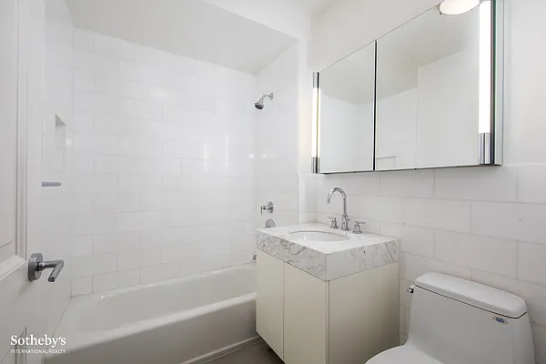 Sold by Sotheby's International Realty | media 6