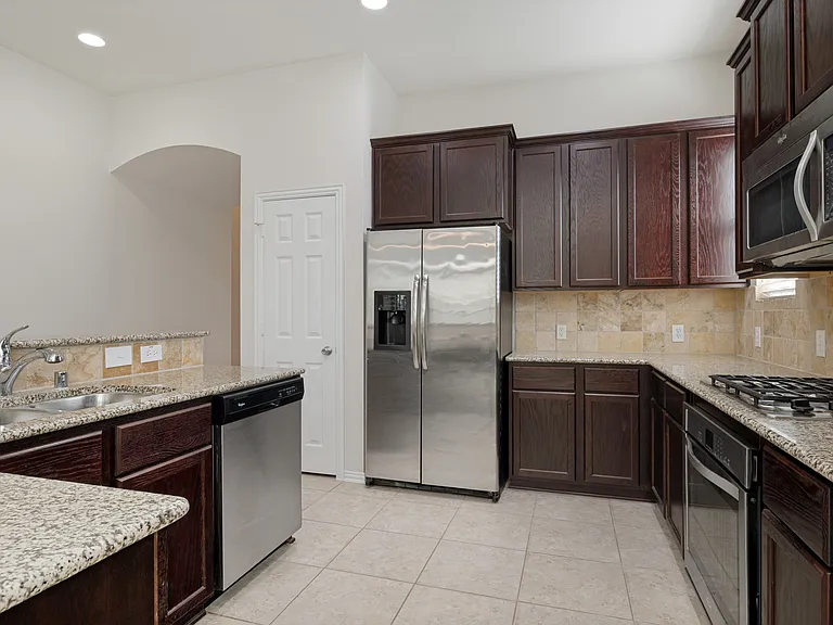 5112 Datewood Ln — Photo 5