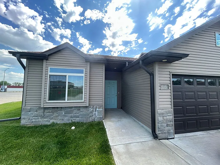 5974 Pinnacle Pl — Photo 1