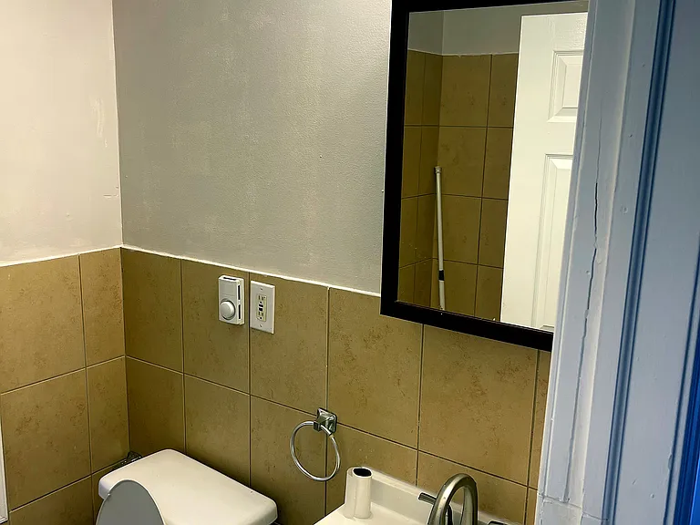 1020 S 52nd St #3 — Photo 2