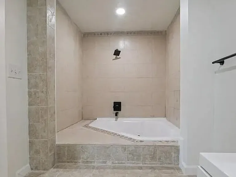 2101 Buckeye St #1 — Photo 8