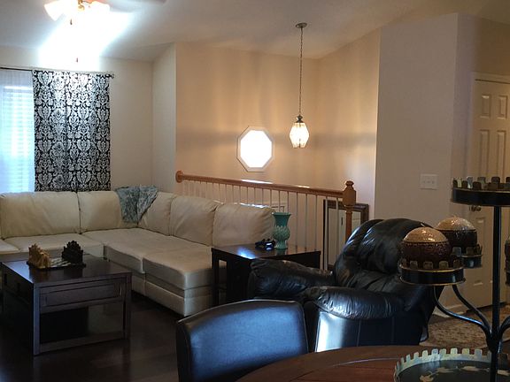 4th image of 1269 Meadow Creek Ln