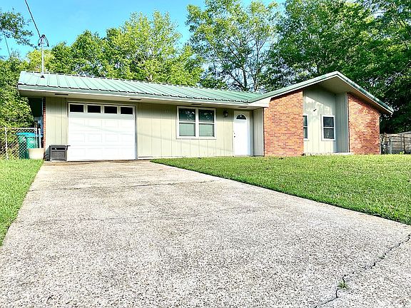 3rd image of 446 Whispering Pines Dr