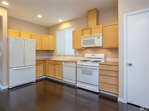 5th image of 14342 NE 188th Pl