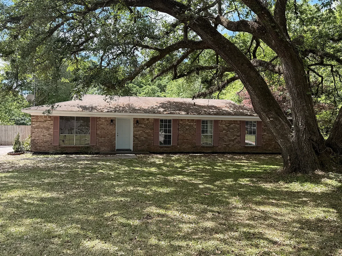 Building Photo - 8300 Healy Dr
