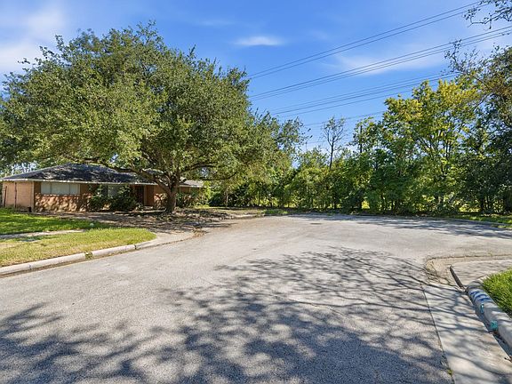 3rd image of 4300 Compton Cir