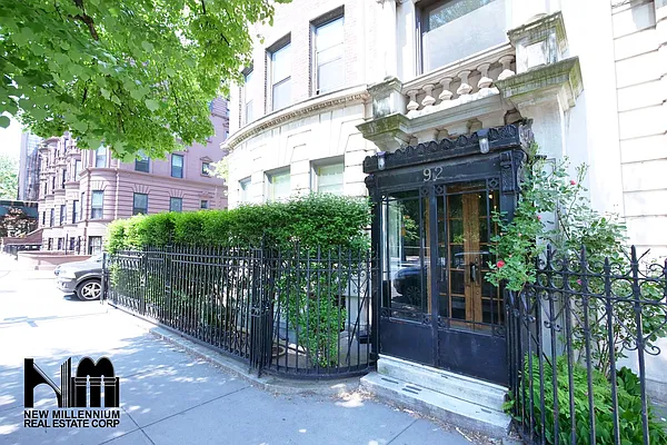 Sold by NMRE | media 12