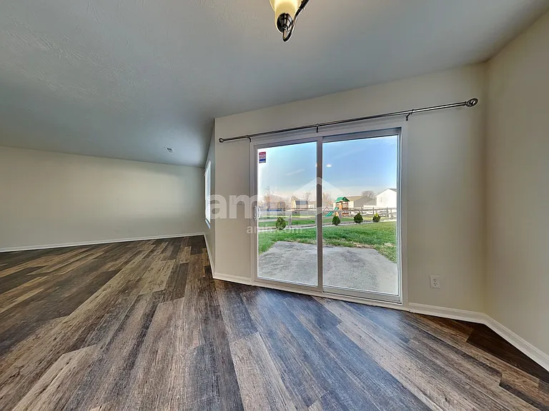 2362 Hummingbird Ln — Photo 8
