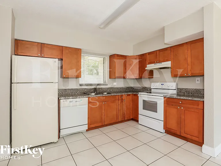 6487 SW 26th St — Photo 6