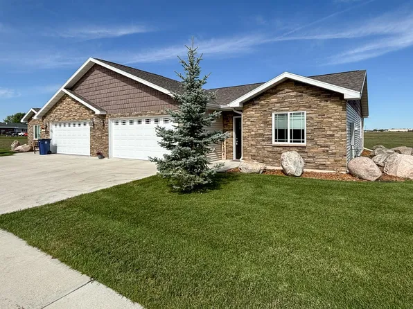 1615 30th St NW #17, Bemidji, MN 56601
