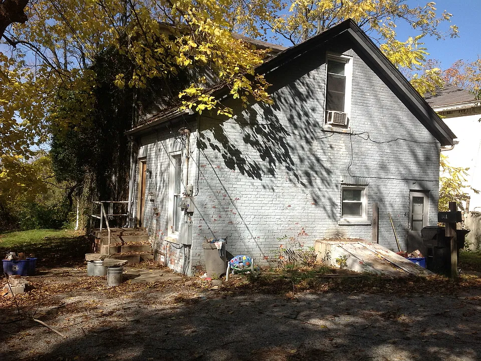 541 S 4th St