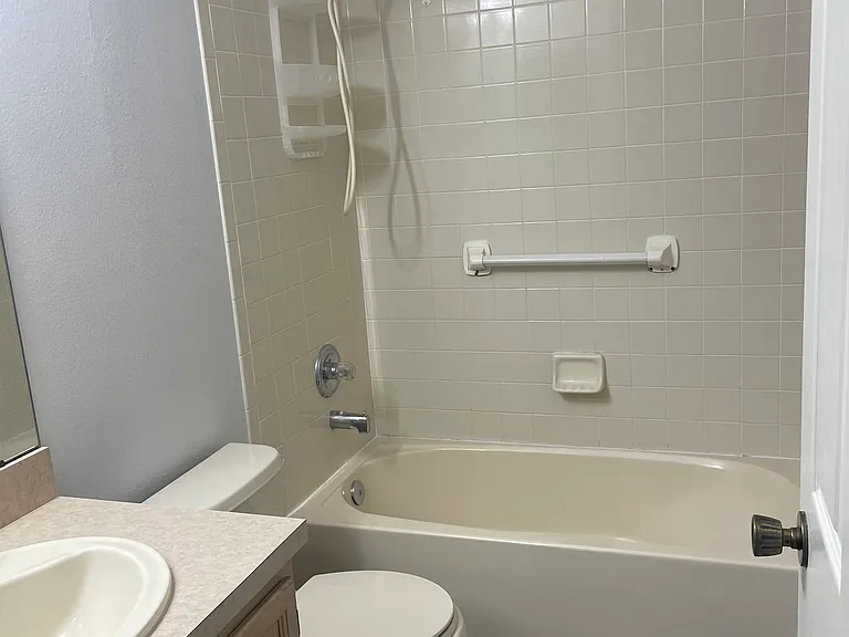 642 Kensington Lake Cir — Photo 10